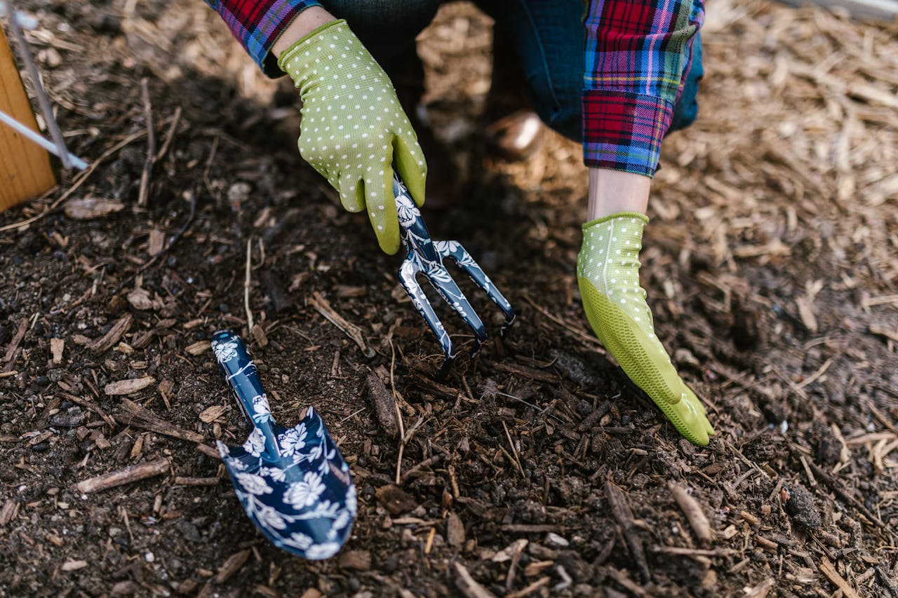 Hoe diep mag je graven in je tuin? Lees de regels & richtlijnen - Doika