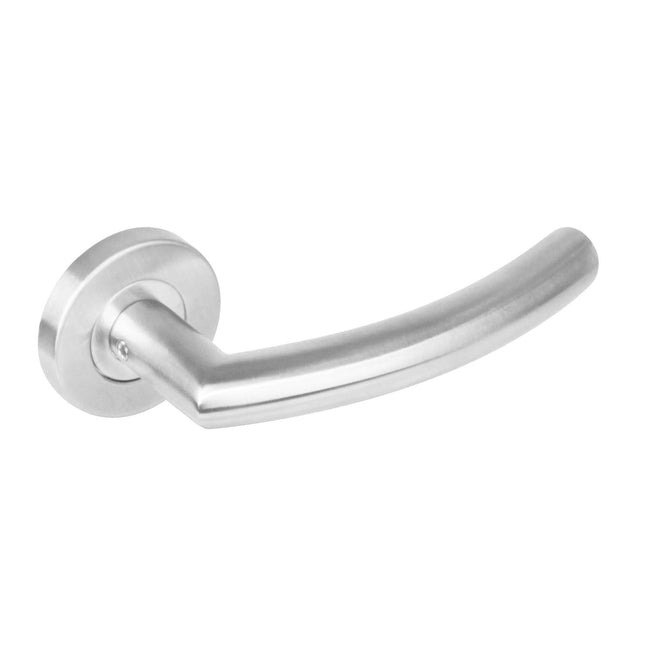 Poignée de porte Intersteel demi-ronde 90° sur rosace en acier inoxydable brossé