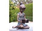 Bronzen beeld Klein lezend meisje 18x10x10cm