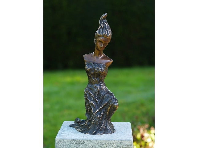 Bronzen beeld Moderne vrouw 40x18x15cm