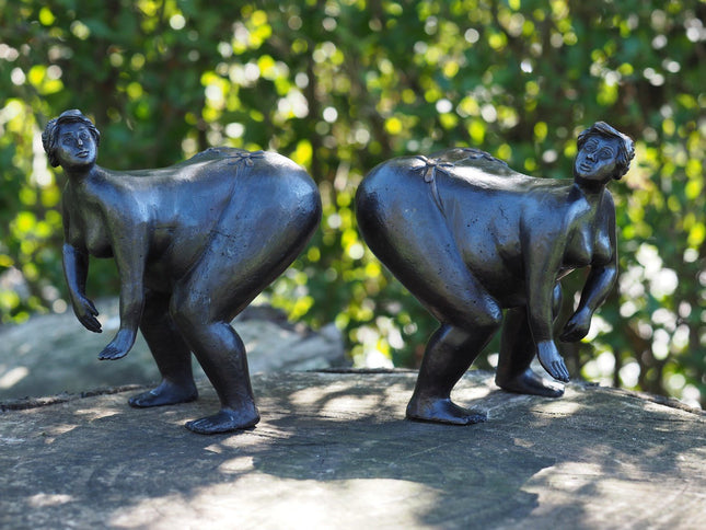 Bronzen beeld Dikke dame links 19x11x16cm - Doika - Bronzen beeld - Doika - 5410807813706 - AN1370BR-B-L
