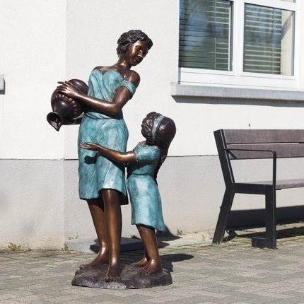 Bronzen beeld Moeder en dochter (fontein) 133x60x70cm - Doika - Bronzen beeld - Doika - 5410807573228 - B57322