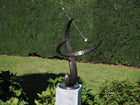 Bronzen Moderne zonnewijzer 'wave' klein 90x32x66cm - Doika - Zonnewijzer - Doika - 5410807903872 - GA0387BR-BI-S