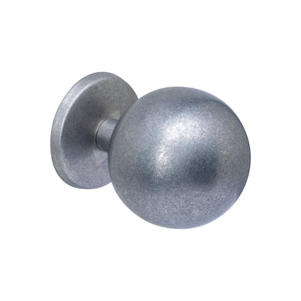 Intersteel Voordeurknop bol ø75mm op achterplaat ø66mm éénzijdige montage rvs getrommeld - Doika - Voordeurknoppen - Intersteel - 8714186696507 - 34,393,081